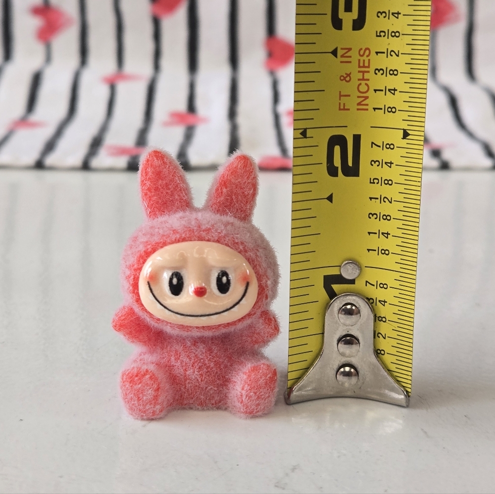 🍒🍒 Red Fuzzy Labubu Mini Figurine - Picture 6 of 6